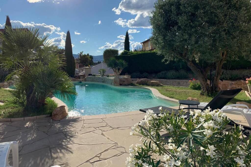 Villa Des Oliviers Avec Piscine Chassagny Luaran gambar