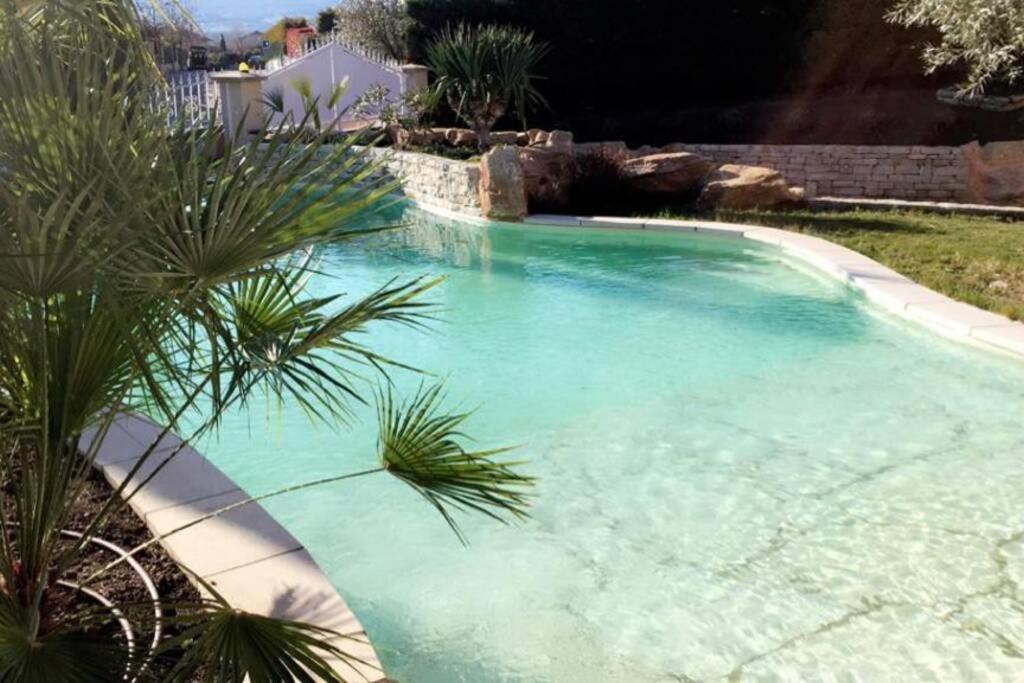 Villa Des Oliviers Avec Piscine Chassagny Luaran gambar